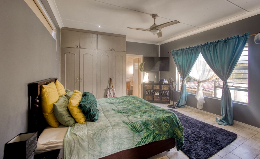 5 Bedroom Property for Sale in Gonubie Eastern Cape